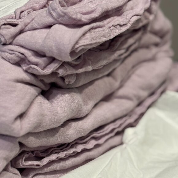 Brooklinen Queen Washed Linen Collection Core Sheet Set in Frosted Lavender - Picture 2 of 3